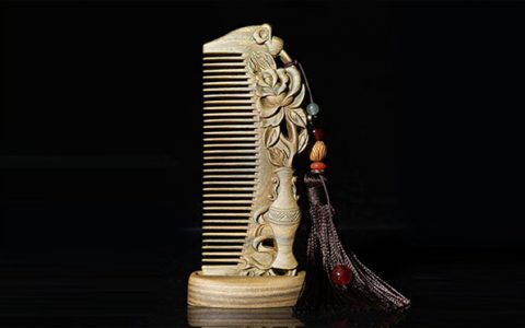天然绿檀木雕花梳子礼盒