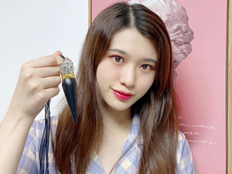 好用的萝卜丁口红推荐，CL女王权杖口红美貌与气场兼备